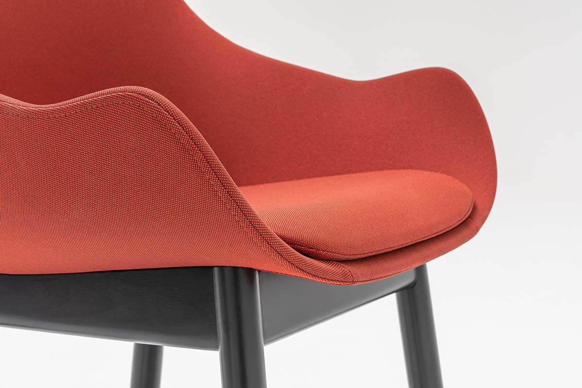 Baltischer Stuhl mit Holzgestell