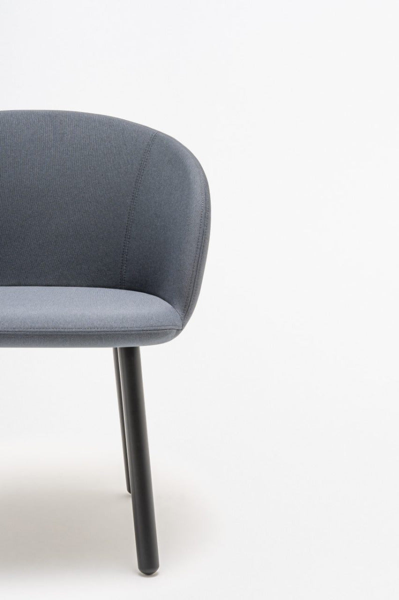 Grace-Stuhl, Holzgestell