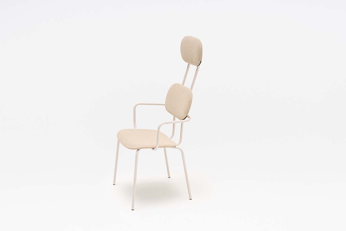 Neuer Polsterstuhl mit Kopfstütze und 4-Bein-Fuß