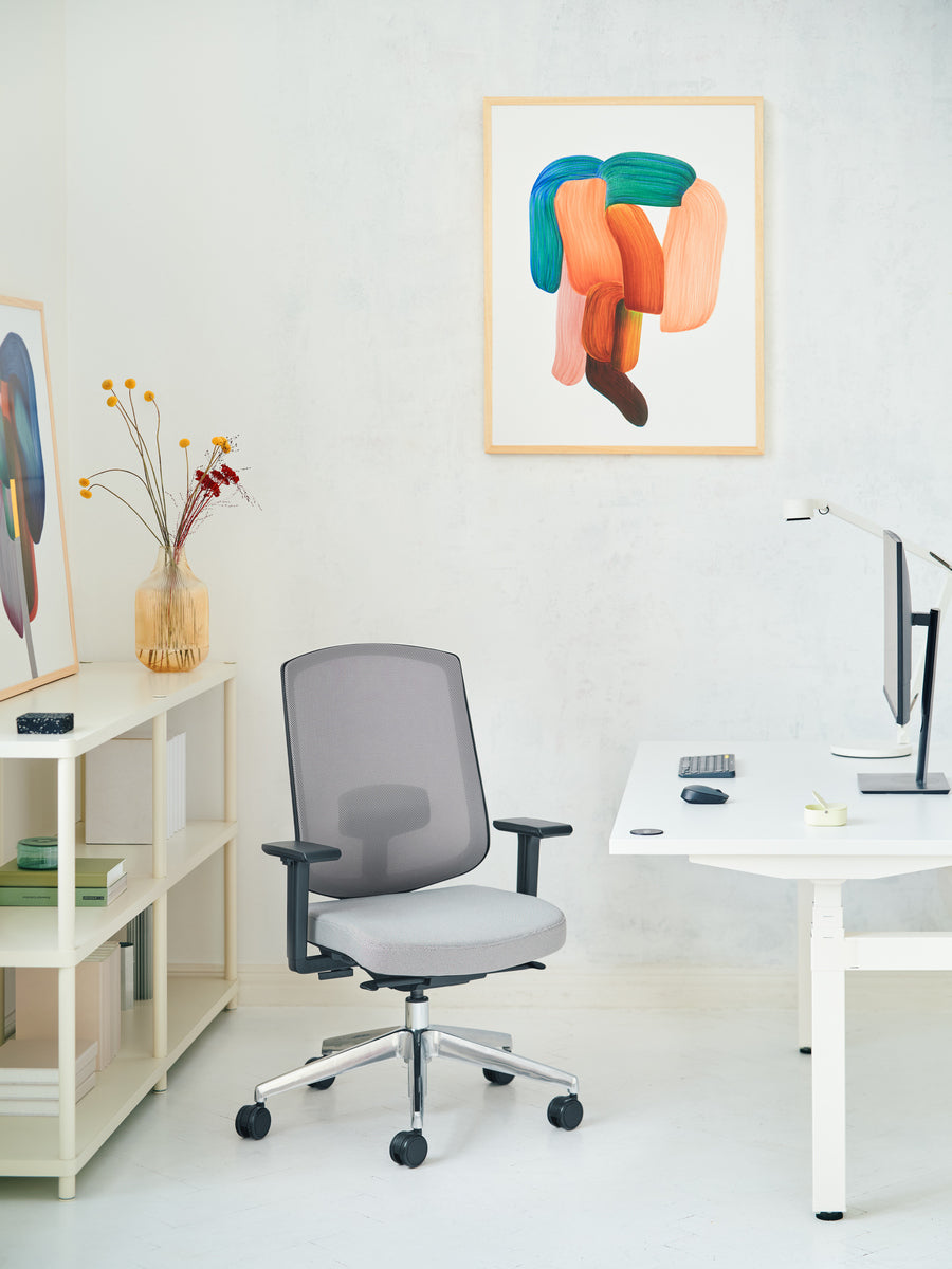 Ogi bench desk with electric height adjustment, twin-motor frame