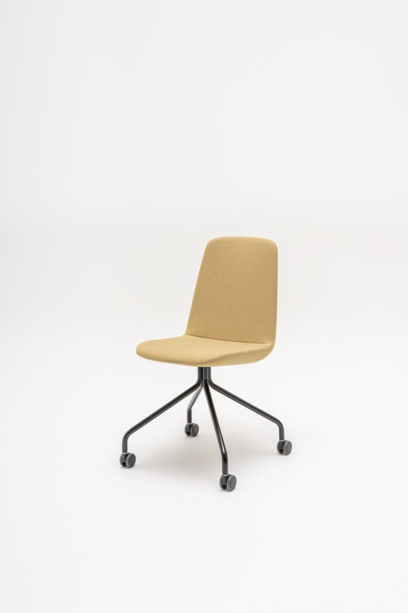 Ulti-Stuhl mit 4-Stern-Fußkreuz und Rollen