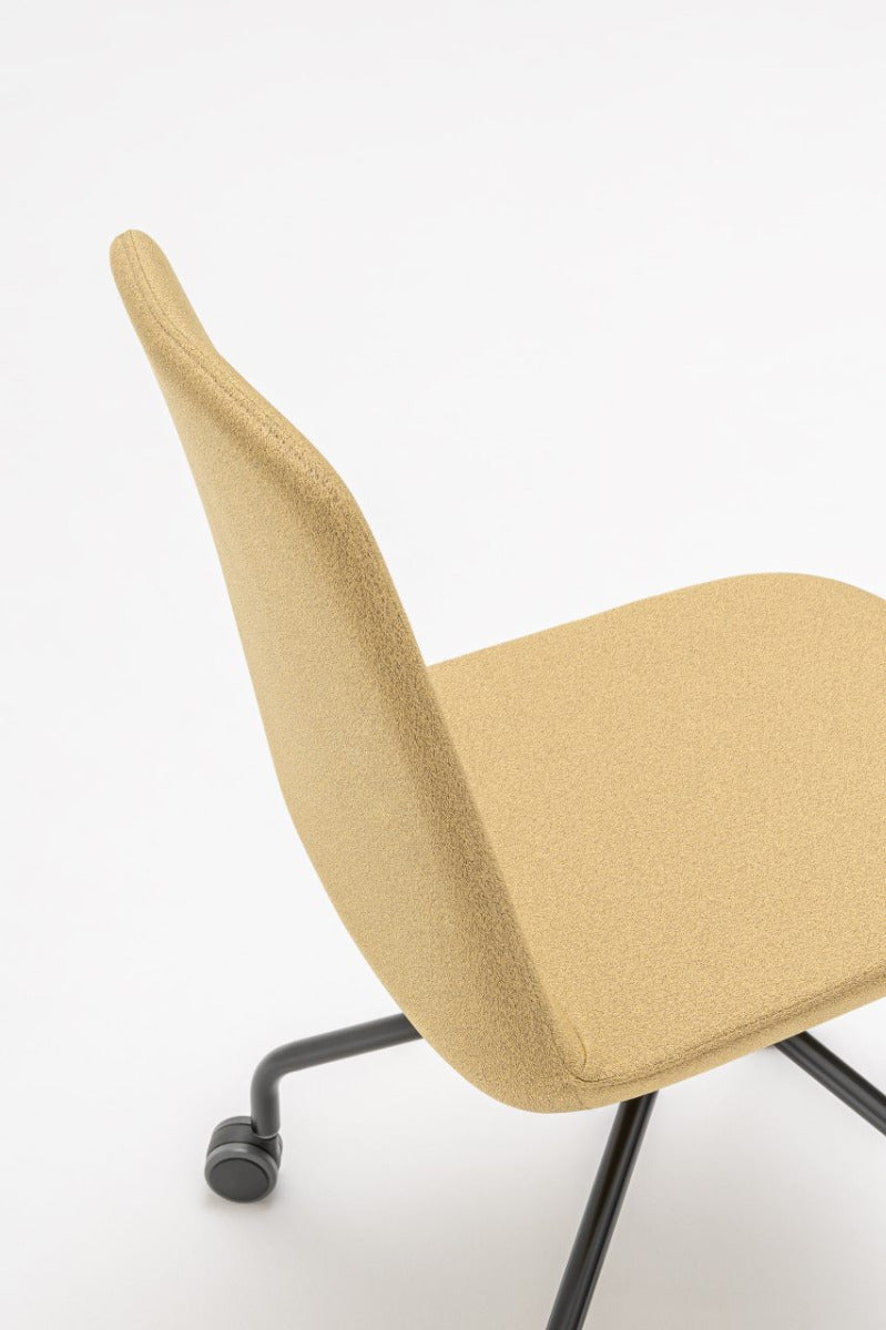 Ulti-Stuhl mit 4-Stern-Fußkreuz und Rollen