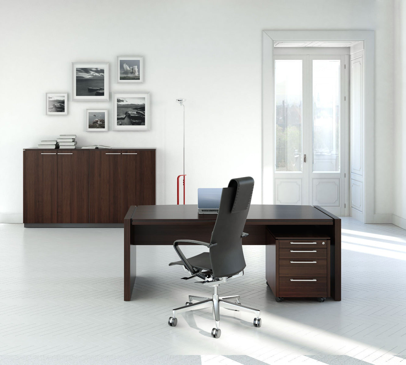 Status executive desk