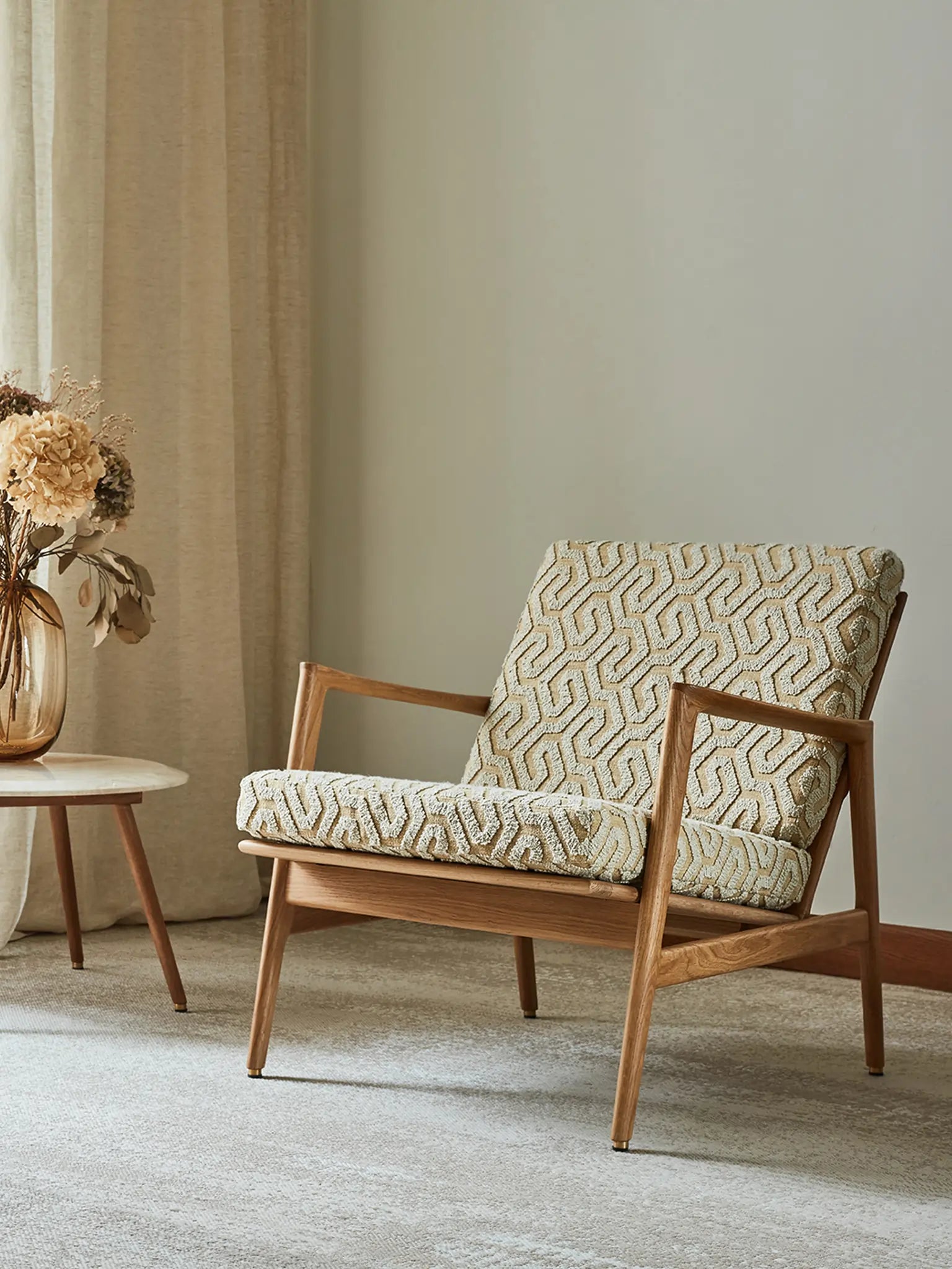 Stefan Lounge Chair in Coffee Beige