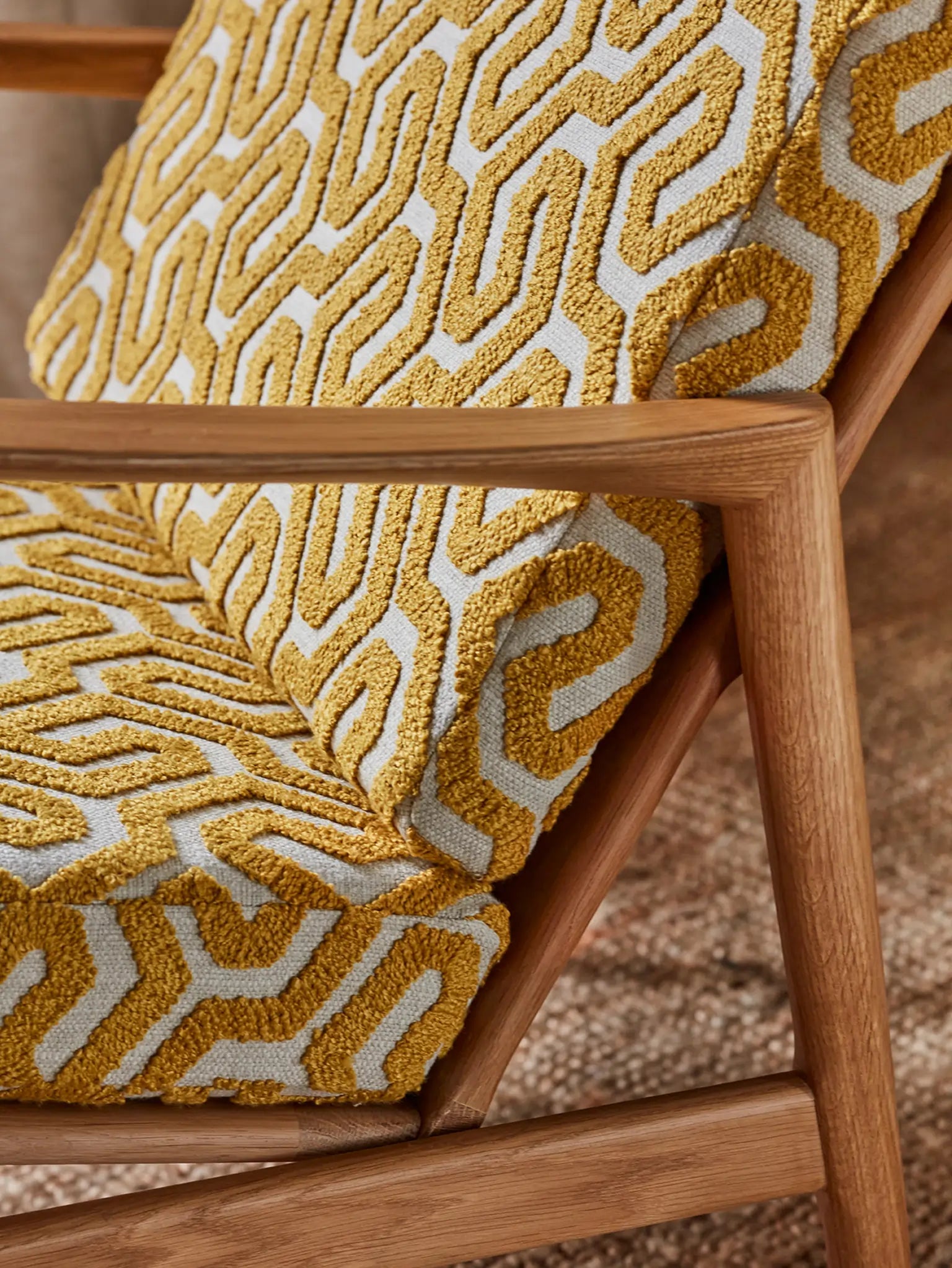 Stefan Lounge-Sessel in Kaffee-Senf