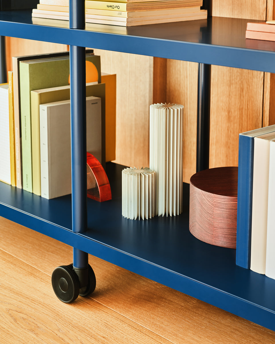 Stilt bookcase
