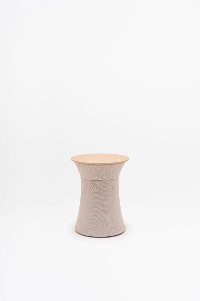 Couchtisch aus Netzgewebe