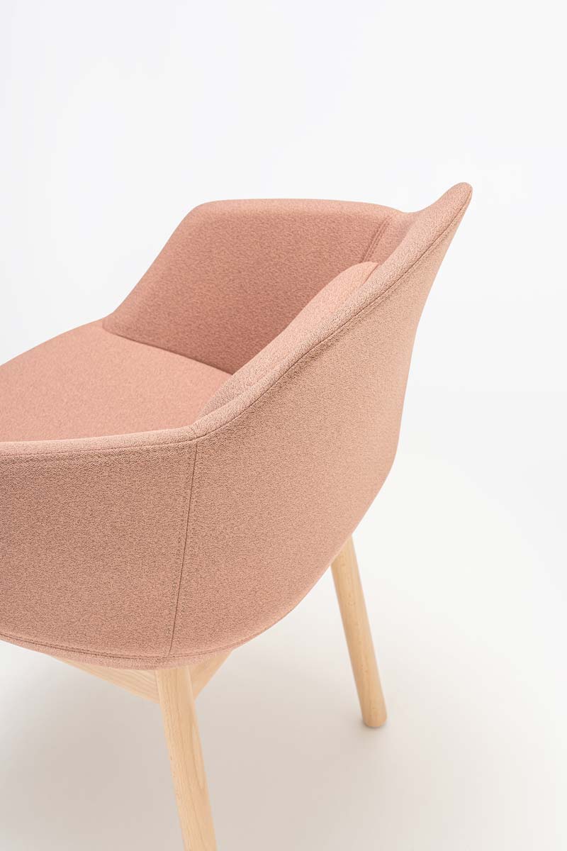 Ultra chair with wooden base