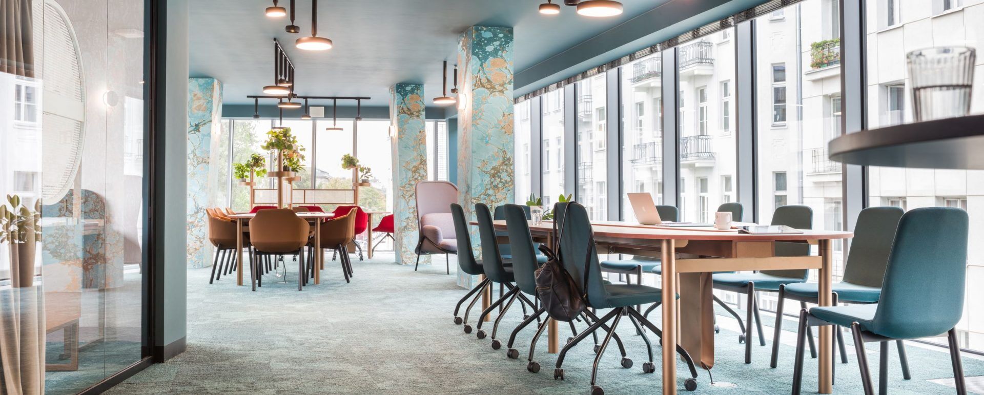 Ultra chair with wooden base